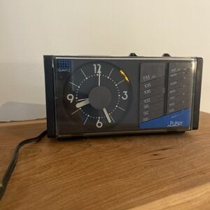 Vtg Retro Mechanical Arms Pulser Quartz Clock Radio Alarm  Tested Works